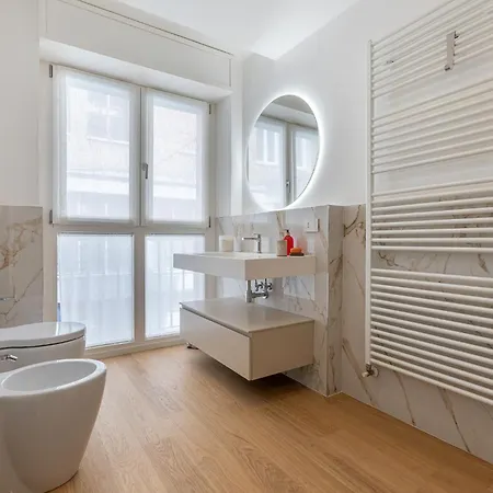 Guesthost - Design Flat In The Heart Of Apartment