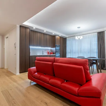 Guesthost - Design Flat In The Heart Of Apartment