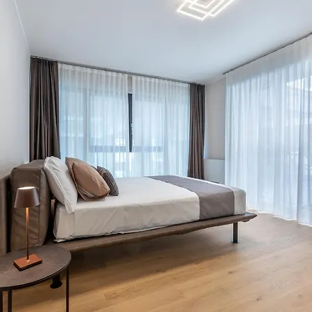 Guesthost - Design Flat In The Heart Of Apartment