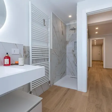 Apartment Guesthost - Design Flat In The Heart Of