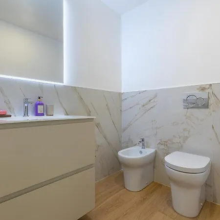 Apartment Guesthost - Design Flat In The Heart Of Ferrara