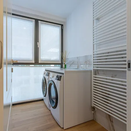 Apartment Guesthost - Design Flat In The Heart Of Ferrara