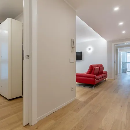 Guesthost - Design Flat In The Heart Of Apartment